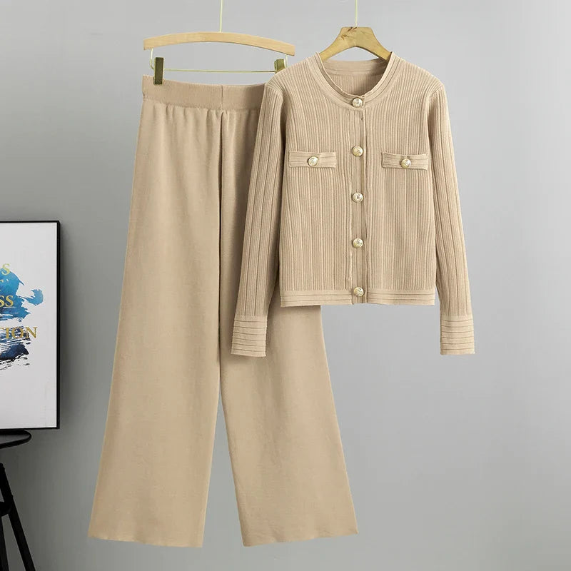 Lys – Elegant Two-Piece Knit Set